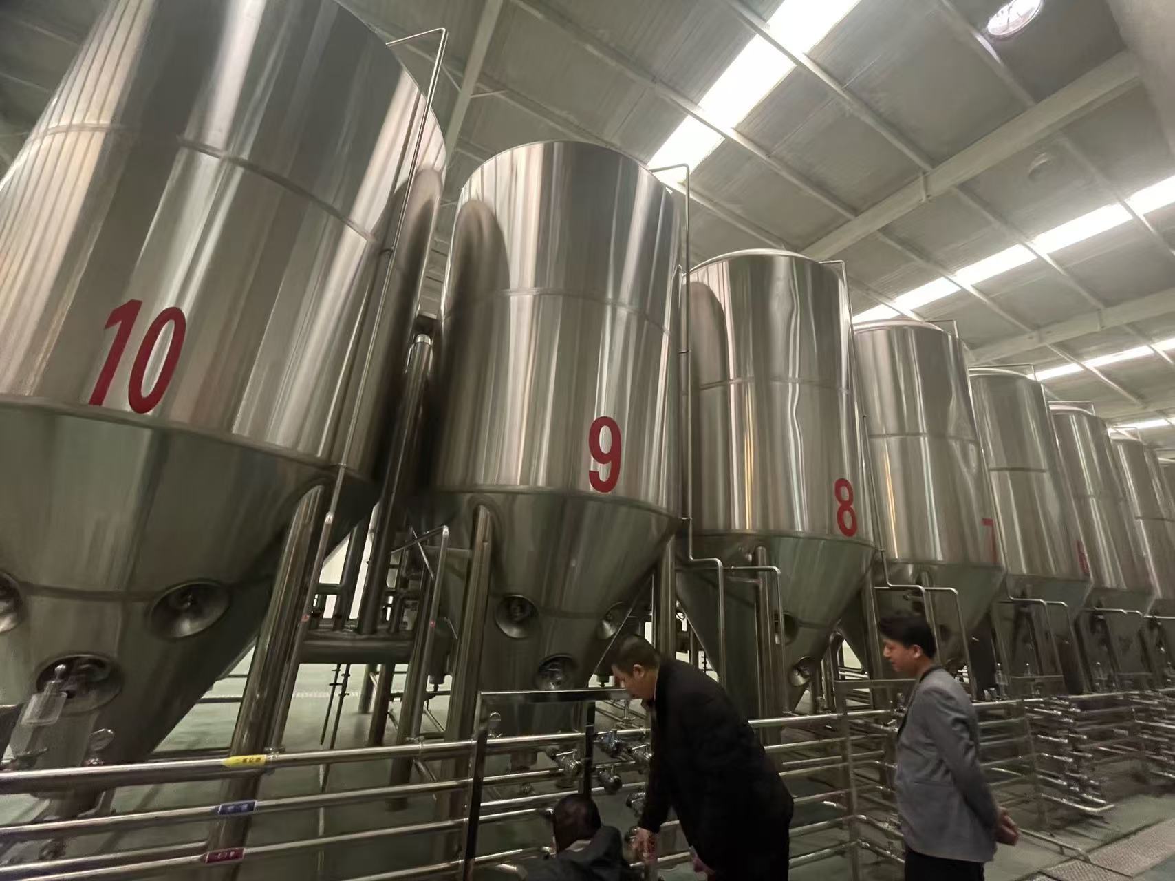 兰陵精酿啤酒设备厂—平面布置、设备设计、制造、调试、培训等一条龙服务